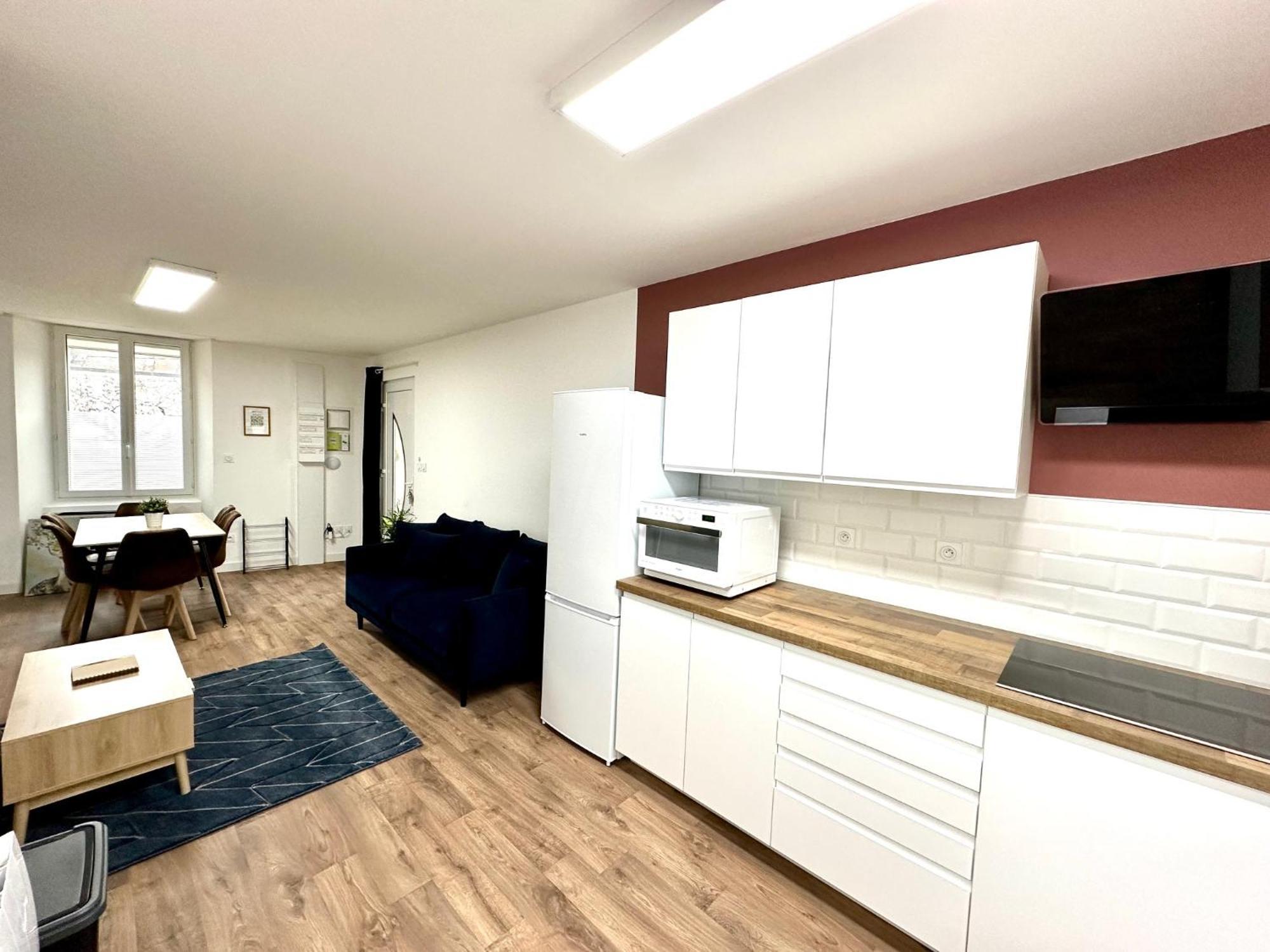 L'Equinoxe - Parking Prive - Zapart'Hotels Malesherbes Bagian luar foto
